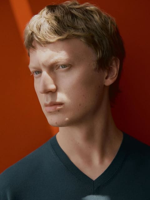 Shifting Frames — Massimo Dutti