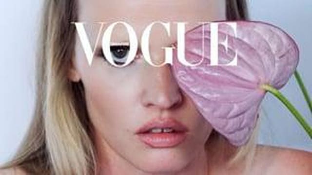 Lara Stone — Vogue Singapore
