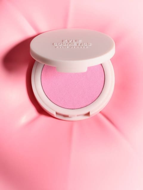 Pink world — Kylie Cosmetics