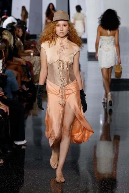 Kim Shui S/S 26 Show — Kim Shui