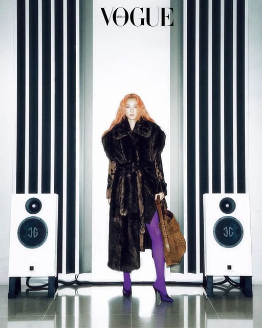 HOW TO HAVE A CONVERSATION IN SILENCE — Vogue Korea