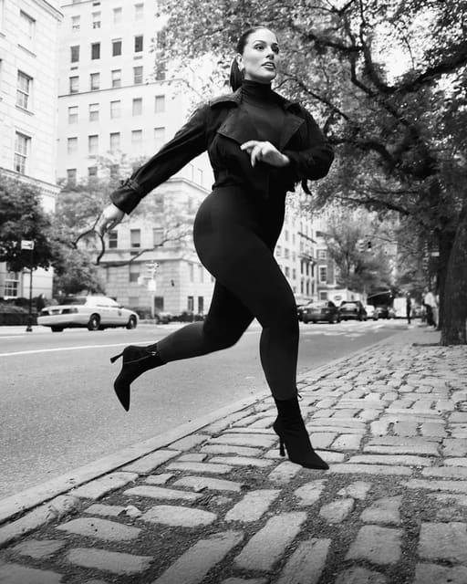 Stuart Weitzman F/W 2025 Campaign — Stuart Weitzman