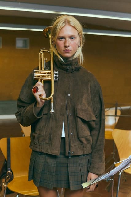 Pre-Fall 2025 Basics by Jon Carreño — Stradivarius