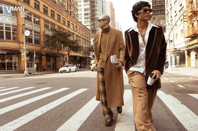 WOLVES OF WALL STREET — V MAN SEA