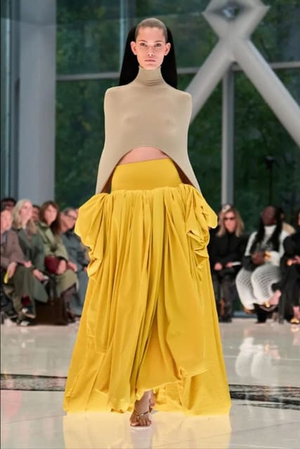 Alaïa Winter/Spring 26 Show — Alaïa