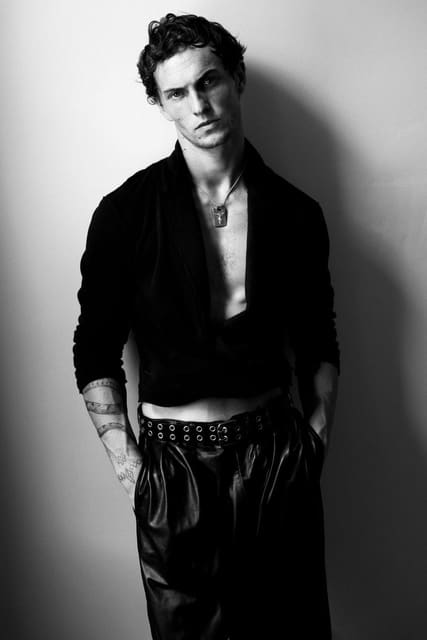 Luc Defont Saviard — Behind the Blinds