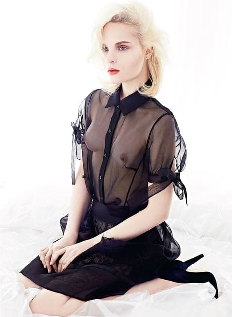 LIGHT AS AIR — Elle Canada