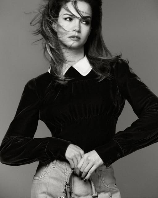 MAIA MITCHELL WEAVES HER MAGIC — Harper's Bazaar Australia
