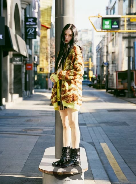 이수현 “새 신발을 신고 새로운 곳을 걷는 기분이었어요” — GQ Korea