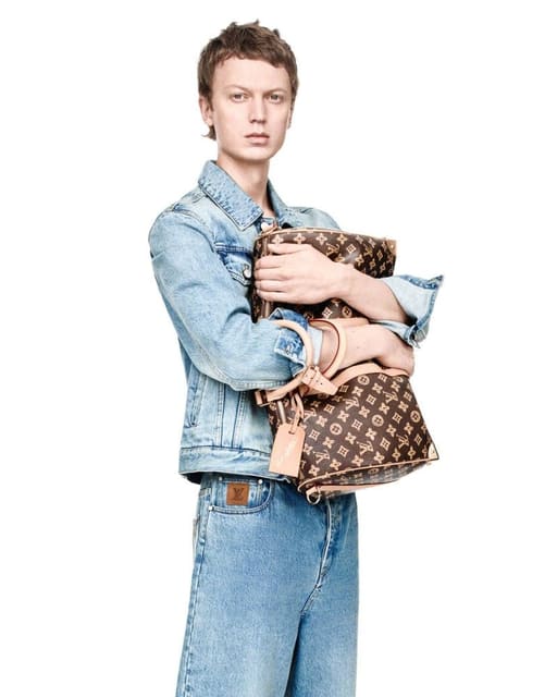 Jonas Gloeer — 8