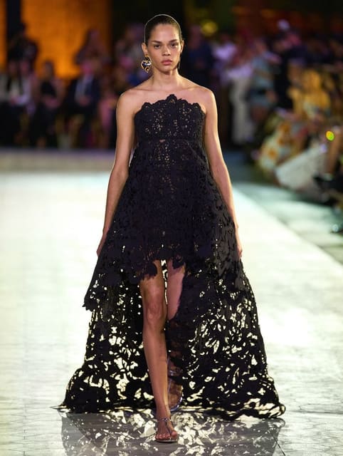 Oscar de la Renta Pre-Fall 2026 Show San... — Oscar de la Renta