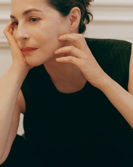 Amira Casar se déshabille pour l’hiver — M Le magazine du Monde