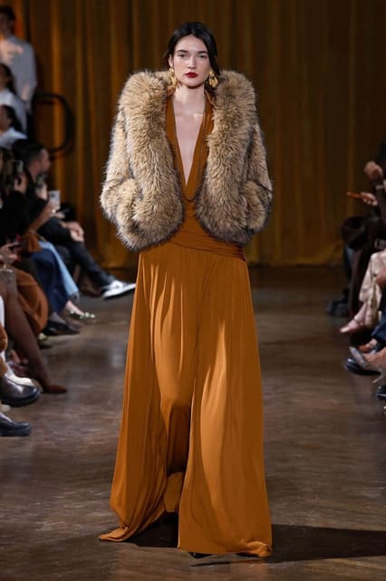 Cinq à Sept F/W 26 Show — Cinq à Sept