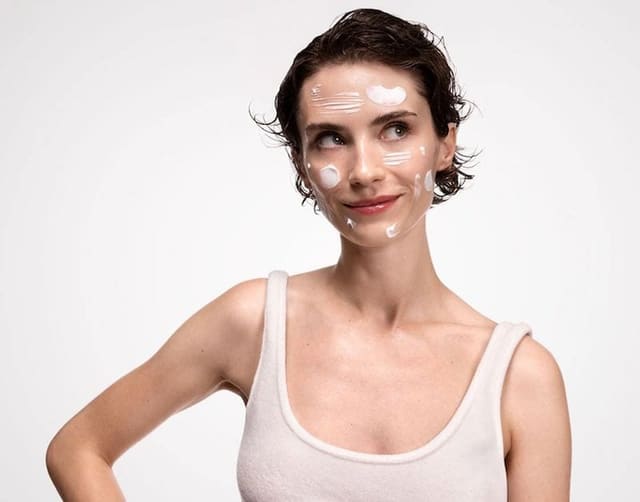 Douglas Skincare Weeks by Daphne Launay — Douglas Cosmetics