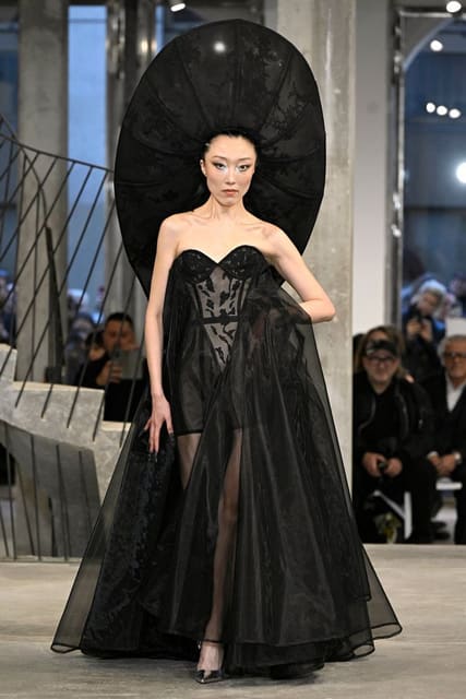 Weinsanto F/W 26 Show — Weinsanto