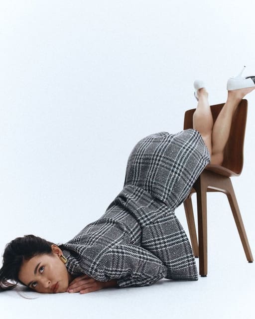 Attention PLEASE! — Elle Kazakhstan