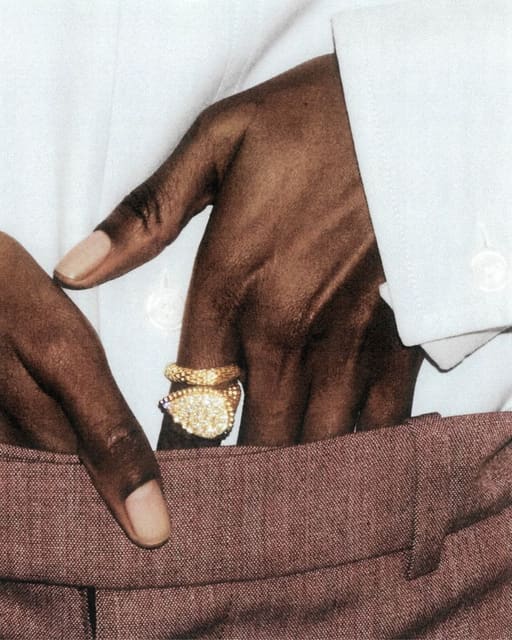 L’OR EN TENSION — Harper's Bazaar France
