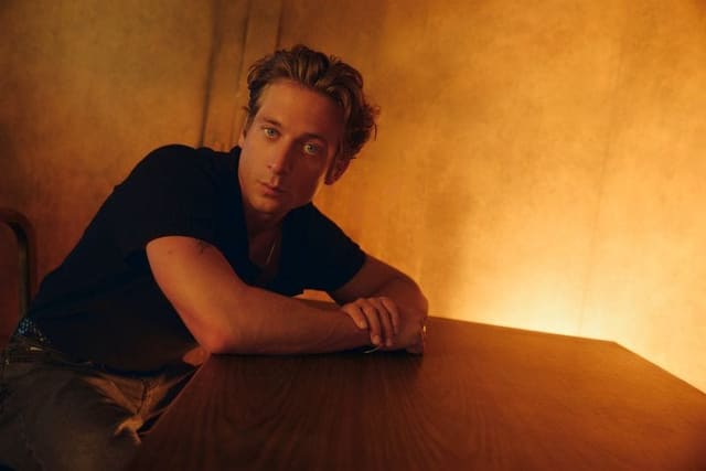 Jeremy Allen White — Vanity Fair Italia