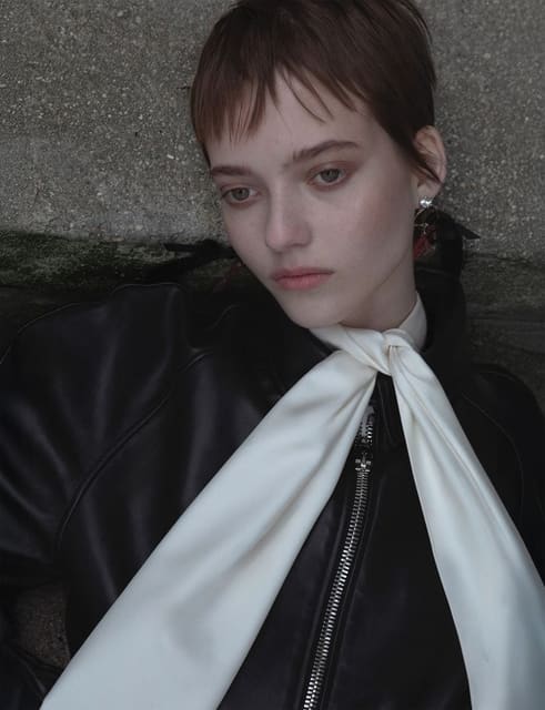 In between shapes by Saskia Jovanovic — METAL Magazine