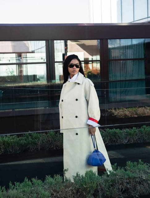 Sharon Alexie with Mango — Elle Spain