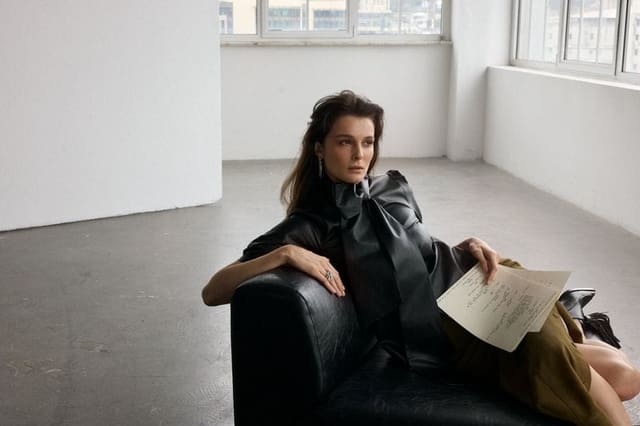 Busra Develi — Elle Türkiye