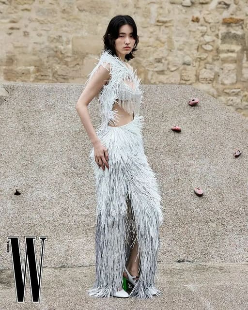 "Contemporary Moments, Spring /Summer Haute Couture" photographed by Renta Kats — W Korea
