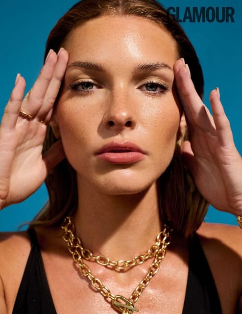 'BORN TO VACATION' — Glamour Bulgaria