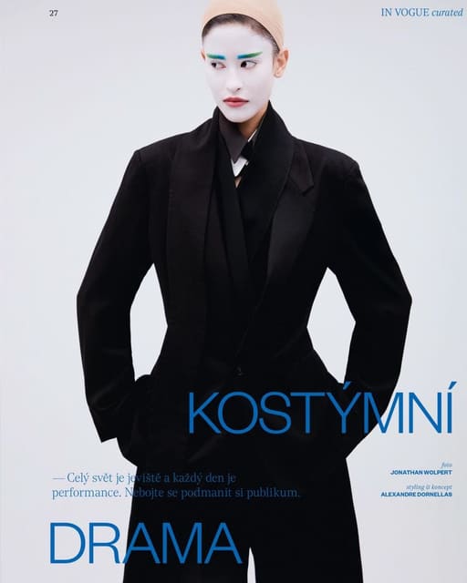 Kostymní Drama — Vogue Czechoslovakia