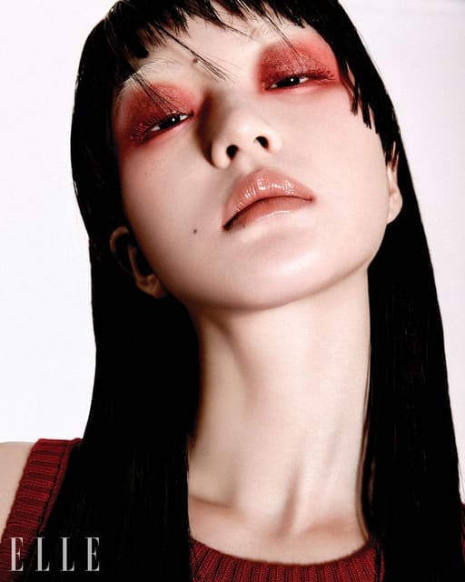 가장 날것의 감정을 담은 레드. by Taekwang Lee — Elle Korea