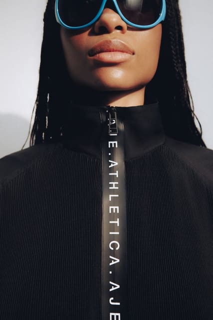 Athletica — Aje