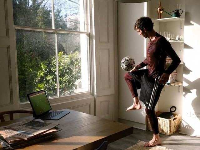 Football anytime, anywhere — Arena Homme +