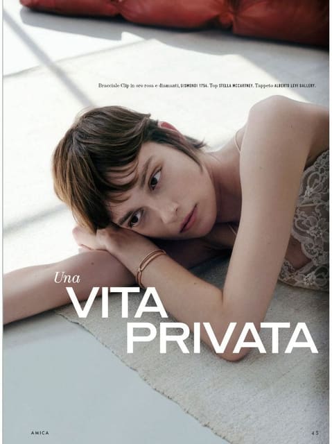 Una Vita Privata — Amica