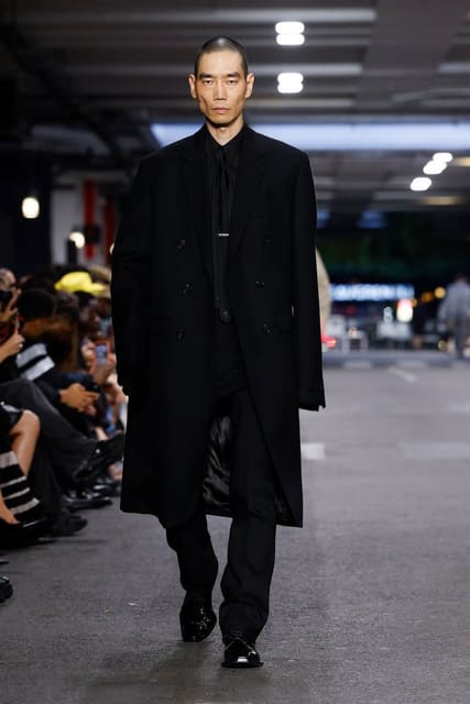 Vetements S/S 27 Show — Vetements