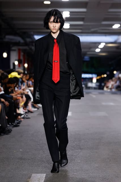 Vetements S/S 27 Show — Vetements