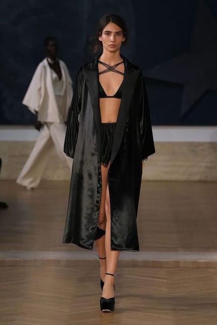 Laura Schulze — 6
