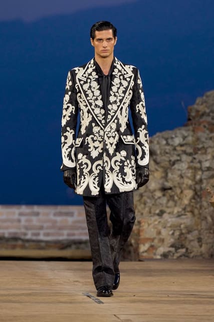 Dolce & Gabbana Alta Sartoria 2026 Show ... — Dolce & Gabbana