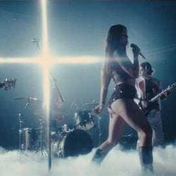 The Beaches - Edge of the Earth by Lara Chochon — Music Video