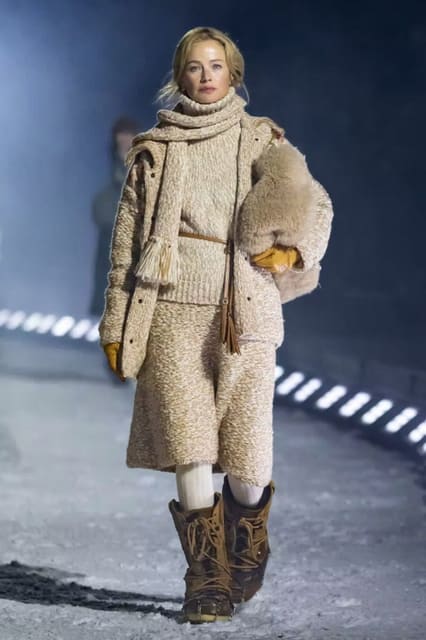 Carolyn Murphy — 7
