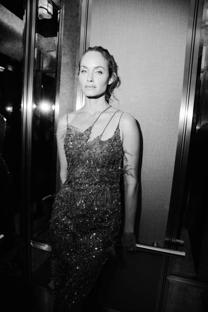 A Closer Look At Supermodel Amber Vallet... — British Vogue online