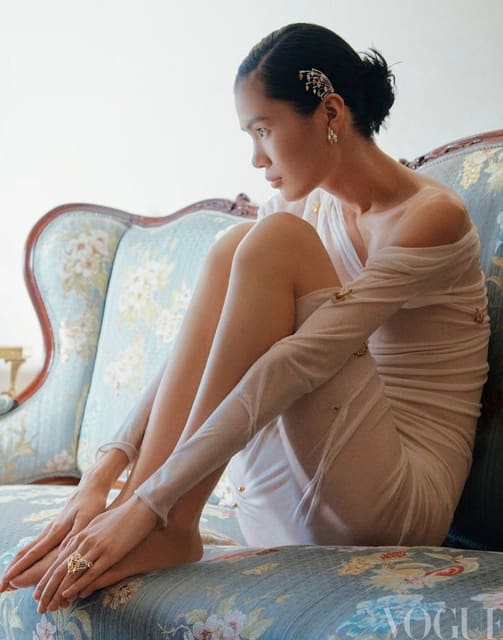 Le Chœur Des Pierres — Vogue China