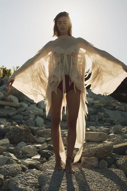 Belu — Elle Slovenia