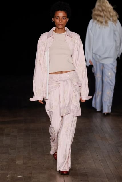 Aknvas S/S 27 Show — Aknvas