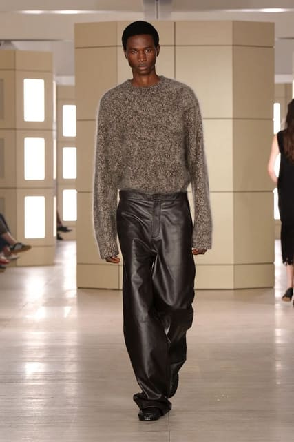 COS F/W 26 Show — COS