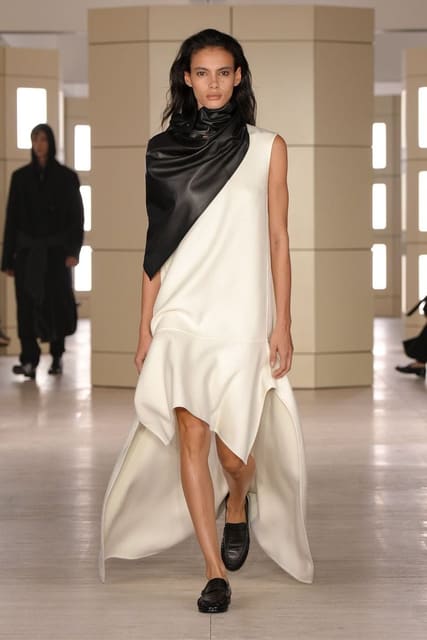 COS F/W 26 Show — COS