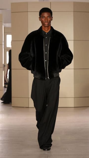 COS F/W 26 Show — COS