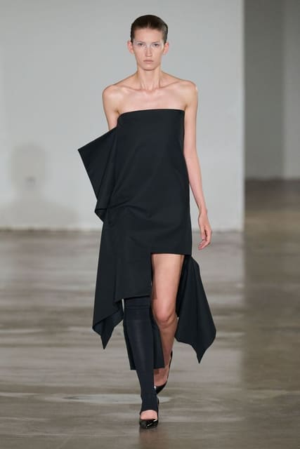 Lii S/S 27 Show — Lii