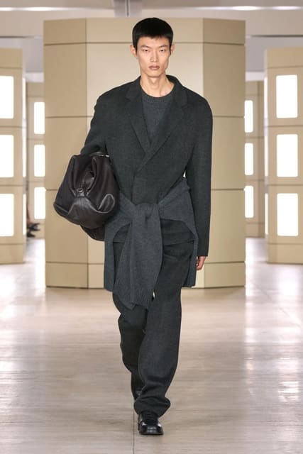 COS F/W 26 Show — COS