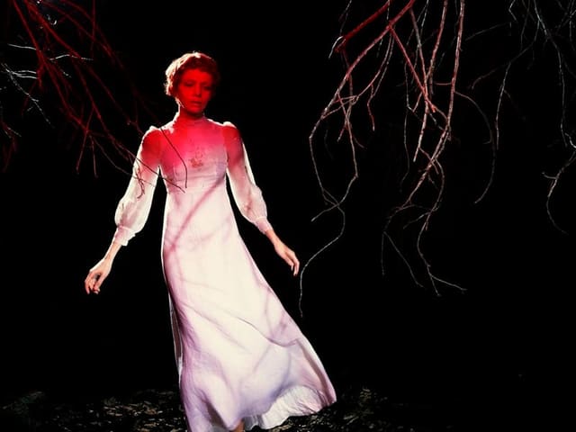 A Corps Perdu / Scarlet