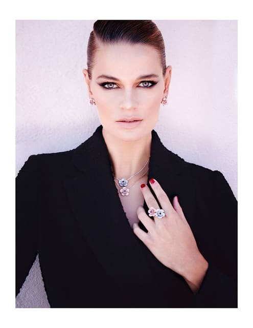 Las Flores Con Mas Fulgor (Ferragamo Fea... — Vogue Mexico
