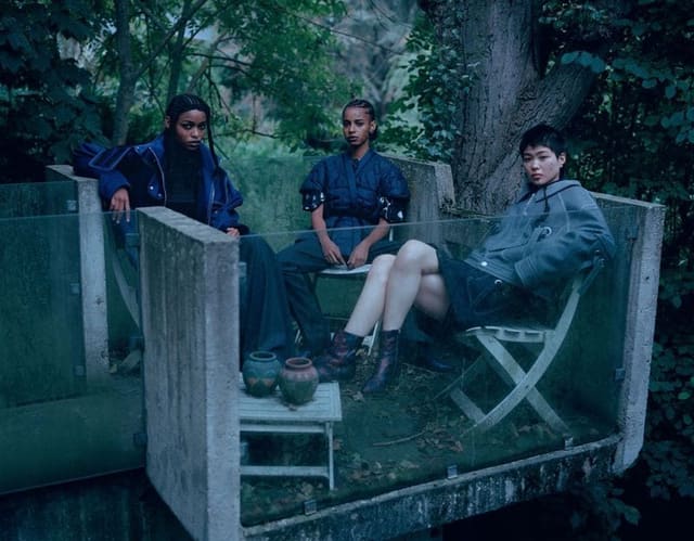 Girls At Rest — Kenzo